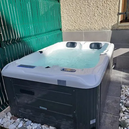 شقة Paisible T2 Climatise Avec Jardinet